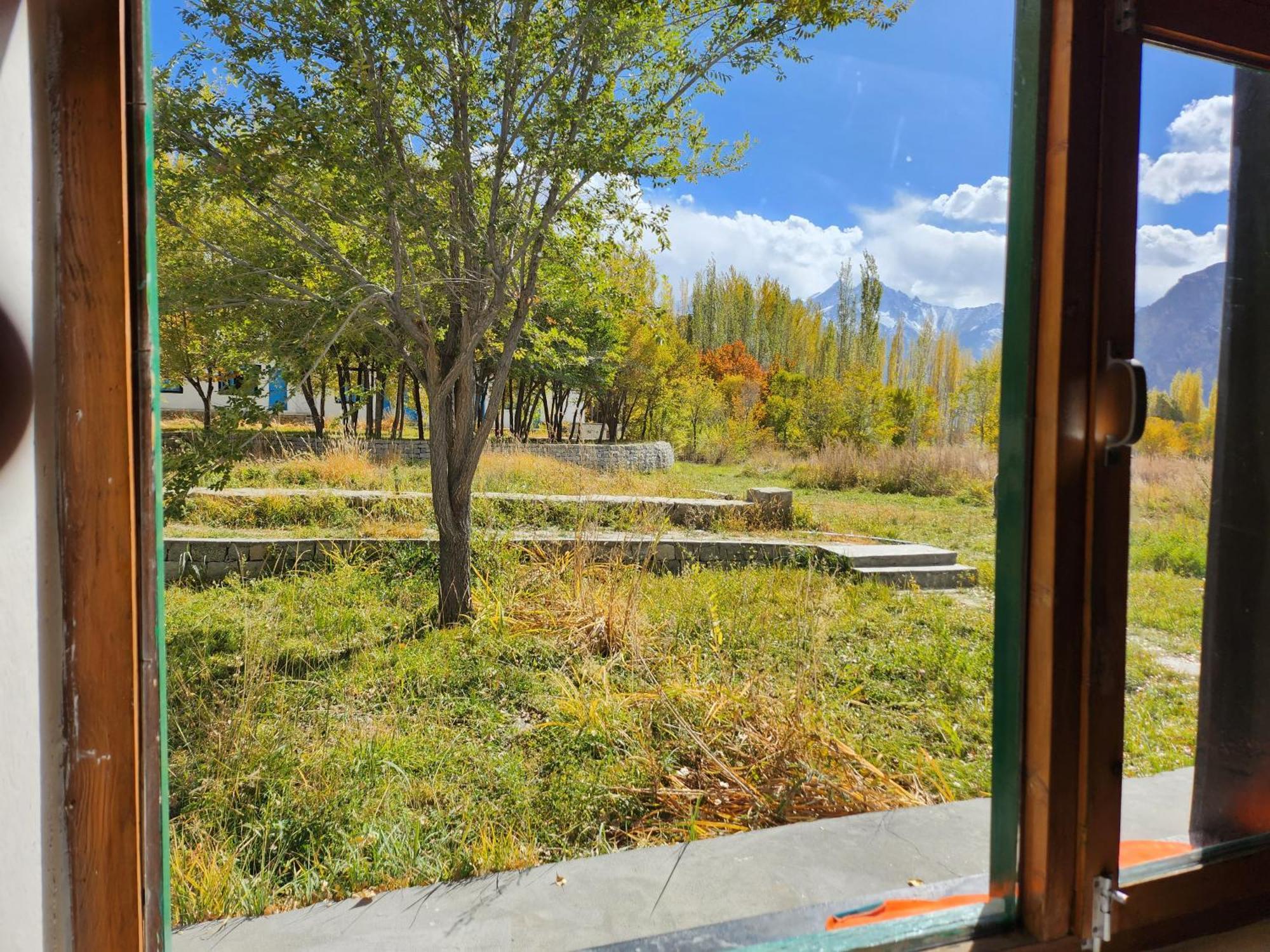 Lharimo Hotel Leh - Ladakh Buitenkant foto